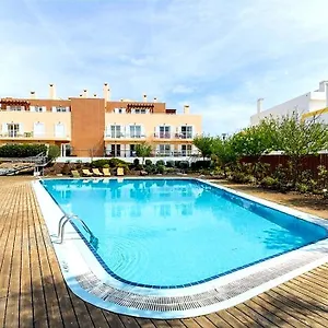 T2 Gardens Piscina E Casa de Férias Cabanas De Tavira